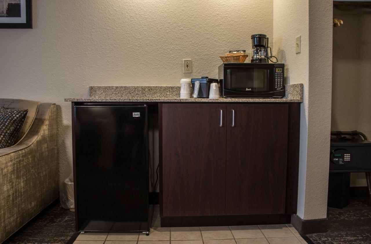 Cobblestone Suites - Oshkosh Exteriör bild