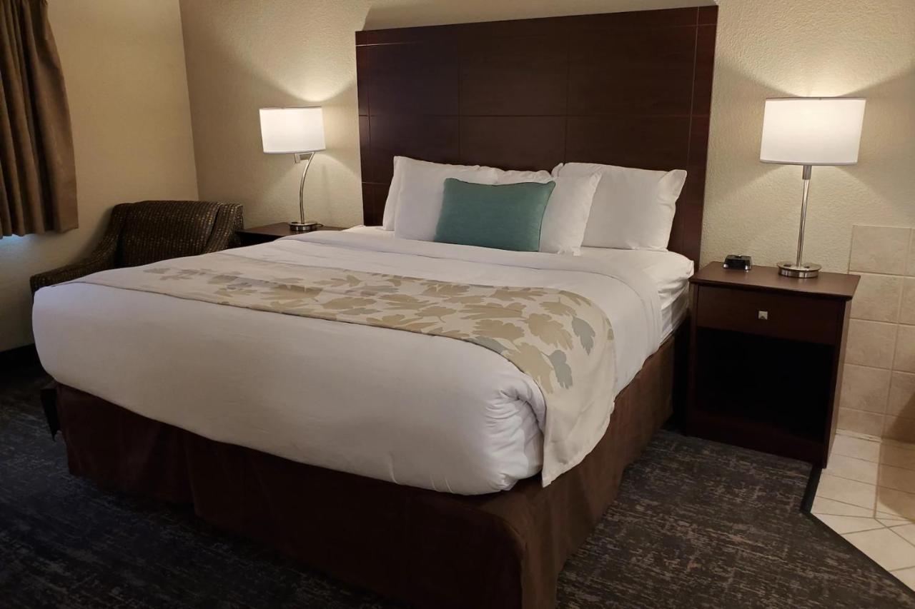 Cobblestone Suites - Oshkosh Exteriör bild