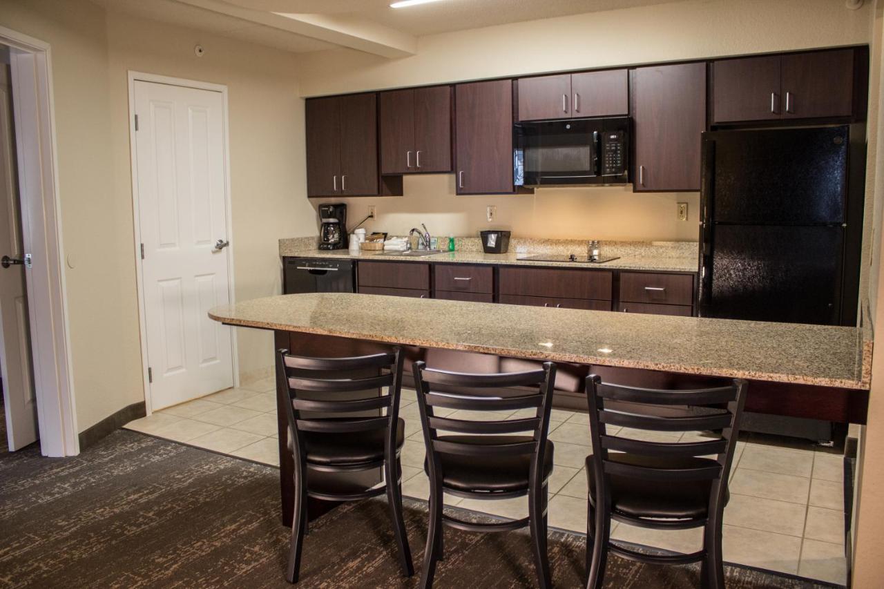Cobblestone Suites - Oshkosh Exteriör bild