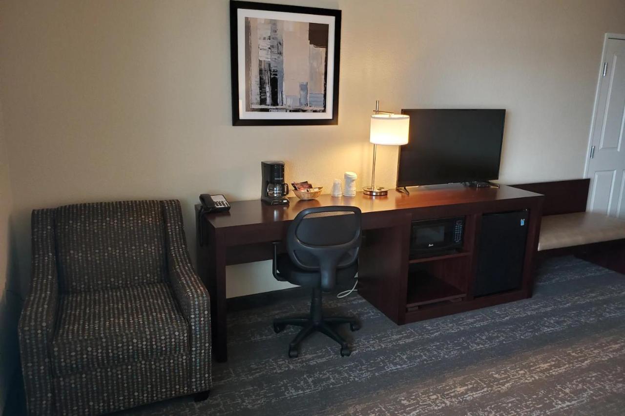 Cobblestone Suites - Oshkosh Exteriör bild