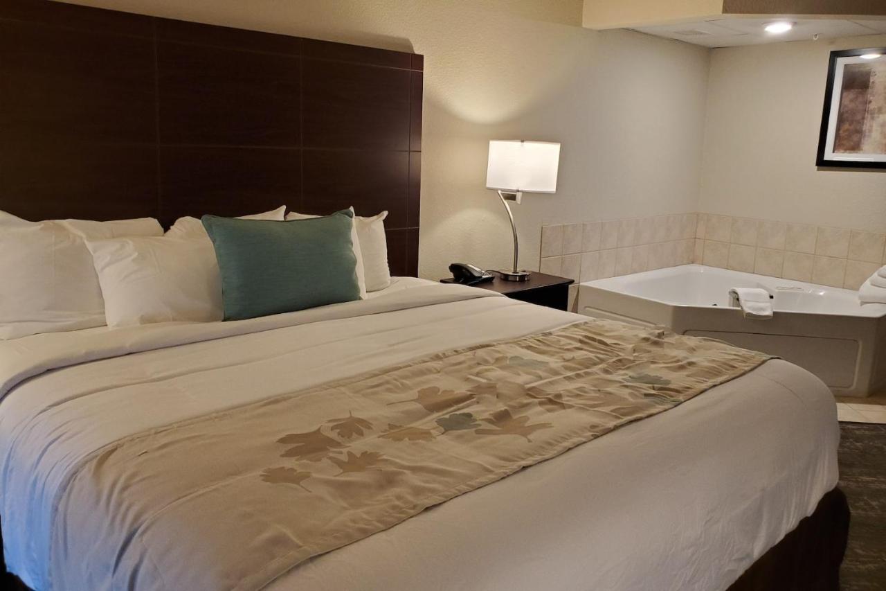 Cobblestone Suites - Oshkosh Exteriör bild