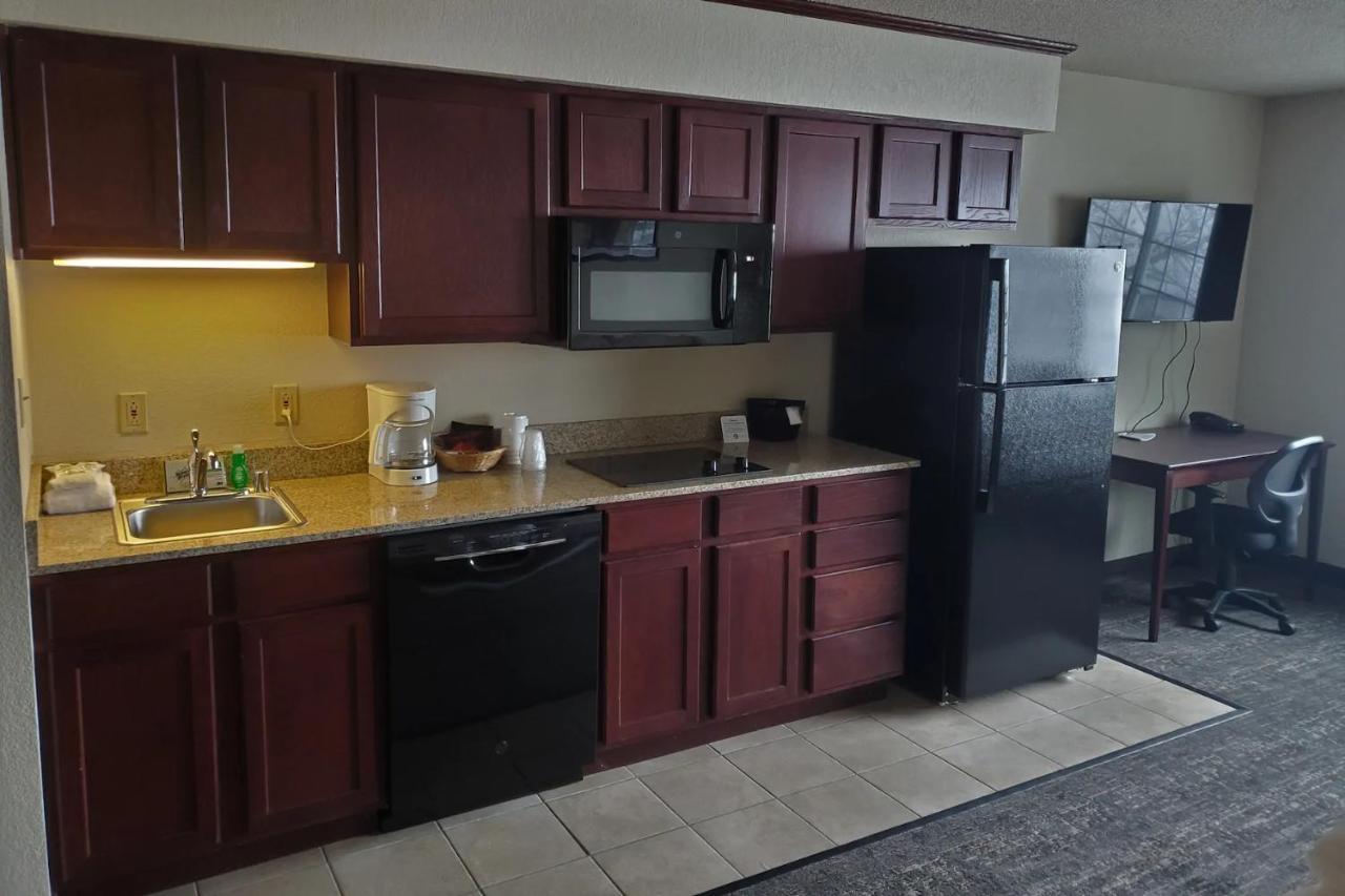 Cobblestone Suites - Oshkosh Exteriör bild
