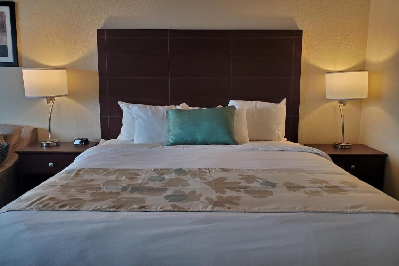 Cobblestone Suites - Oshkosh Exteriör bild