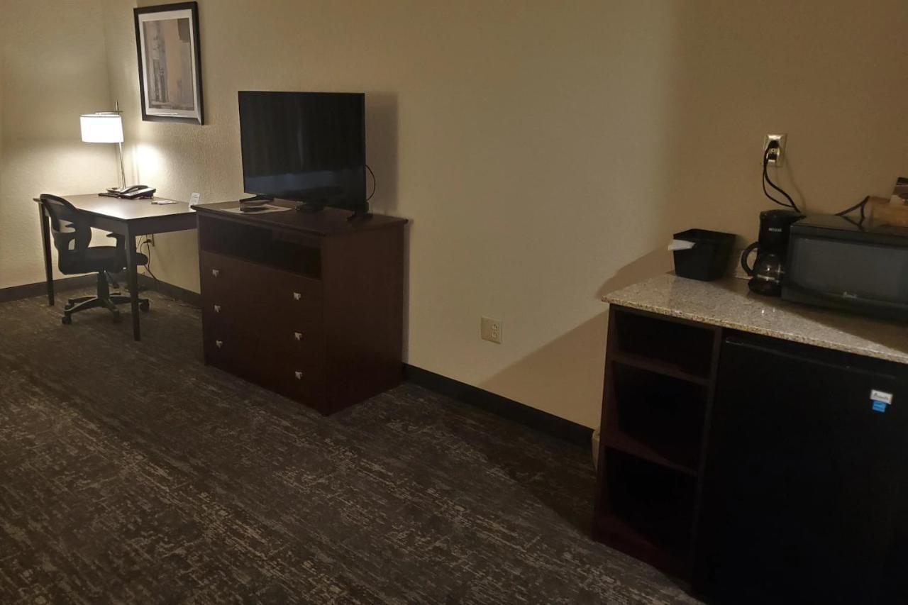 Cobblestone Suites - Oshkosh Exteriör bild